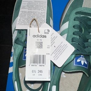 Adidas Samba OG
Collegiate Green Gum Grey Toe